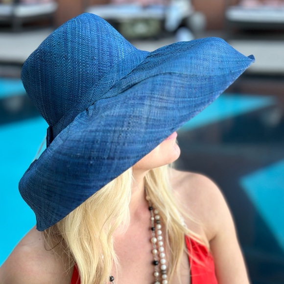 Elegant Blue Wide-Brim Hat - Picture 1 of 3